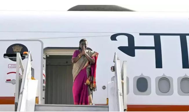 राष्ट्रपति द्रौपदी मुर्मू पुर्तगाल और स्लोवाकिया की राजकीय यात्रा पर रवाना, विभिन्न कार्यक्रमों में लेंगी हिस्सा